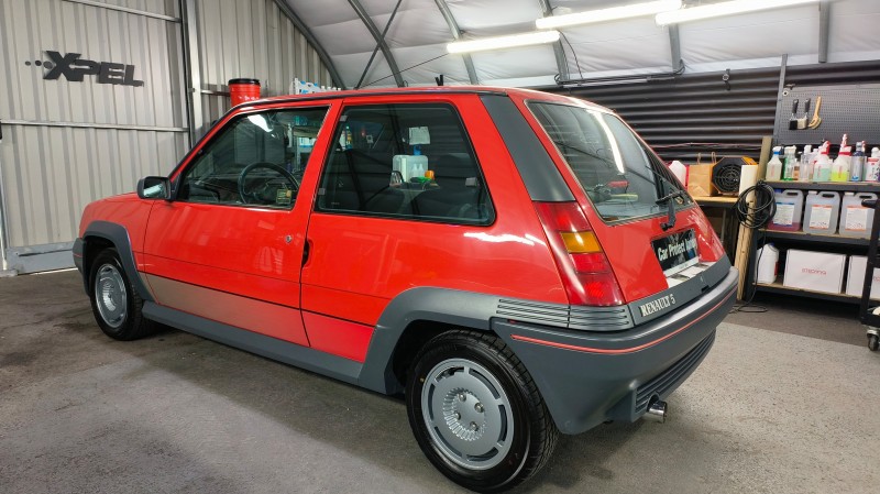 Renault Super 5 GT Turbo 1985 - Nettoyage intérieur et extérieur près de Villaz, Haute-Savoie