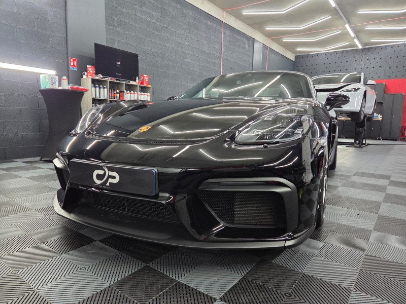 Porsche 718 Spyder - polissage de correction + protection céramique longue durée miroir profond + Halo sur PPF bloc avant proche d’Annecy et Cluses