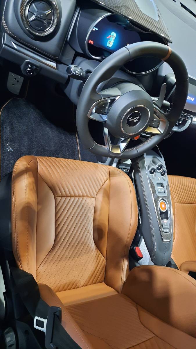 Nettoyage auto interieur et exterieur complet - forfait Full Service près d'Annecy en Haute-Savoie