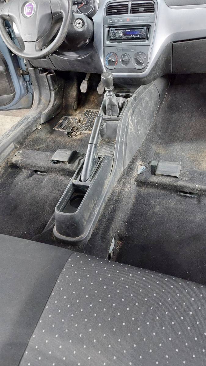 Fiat Grande Punto - Reconditionnement intérieur près de Groisy