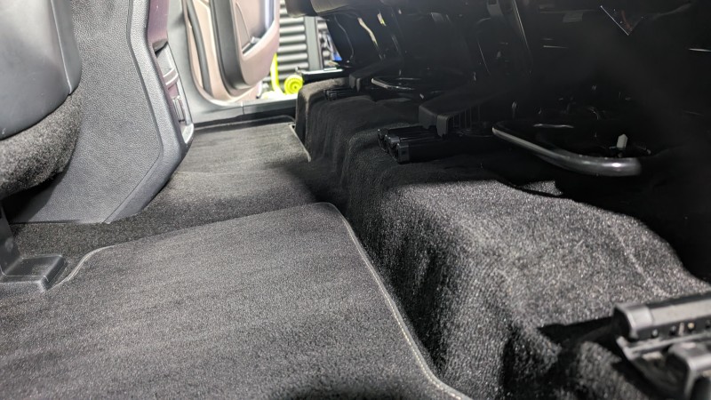 Ford S Max - nettoyage intérieur et assainissement ozone près de Villaz