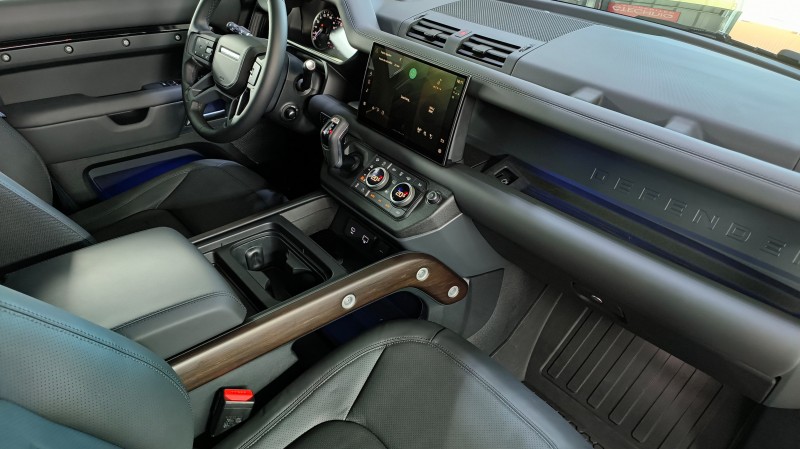 Entretien Annuel Land Rover Defender Annecy | Conciergerie Detailing 74, 73, 01