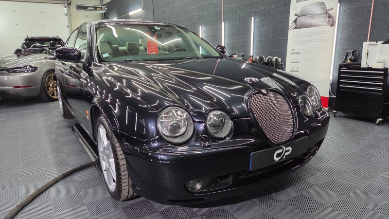 protection ceramique complete sur une jaguar s-type R de 2002 près d'annecy en haute-savoie