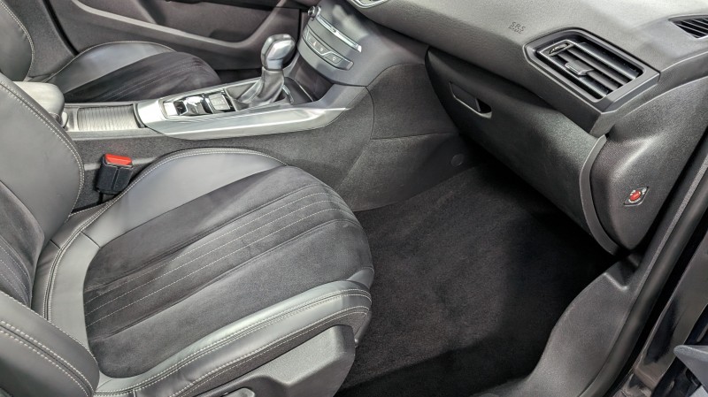 Peugeot 308 - Nettoyage complet intérieur et extérieur près d'Argonay en Haute Savoie