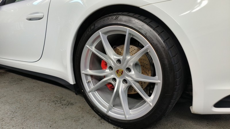 Porsche 911 Carrera 4S cabriolet - esthétique minutieuse intérieur et extérieur près de Thones en Haute-Savoie
