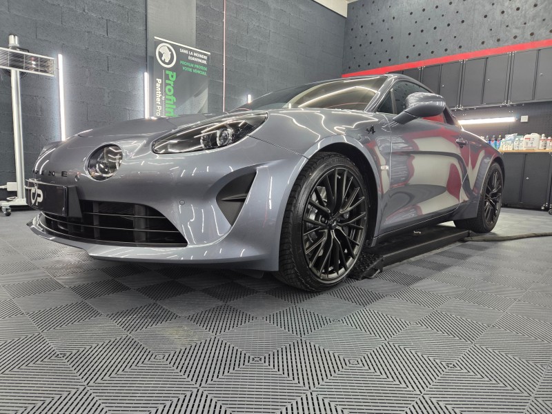 protection céramique sur une Alpine A110 GTS à Annecy en Haute-savoie