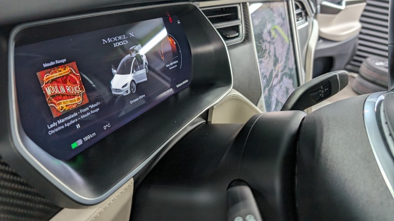 Tesla model X 110D - Nettoyage intérieur et extérieur complet avant vente près d'Annecy