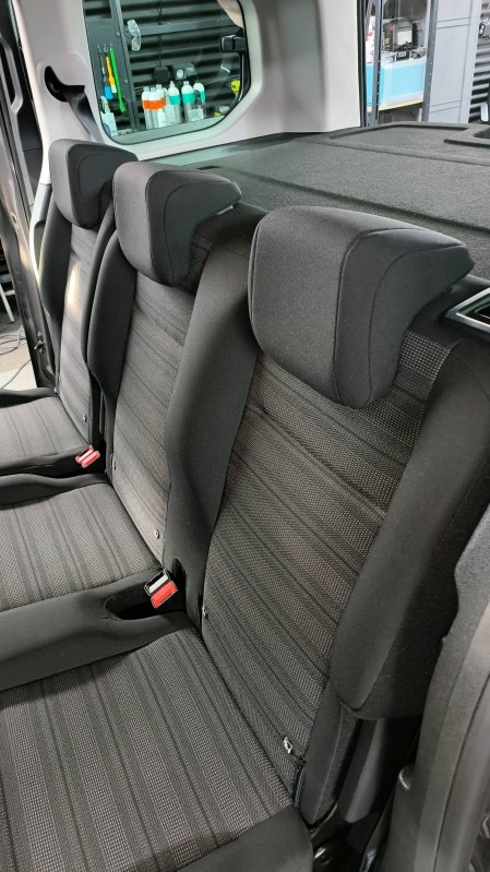 Opel Combo - Nettoyage complet intérieur et extérieur pour une préparation à la vente près de Seynod