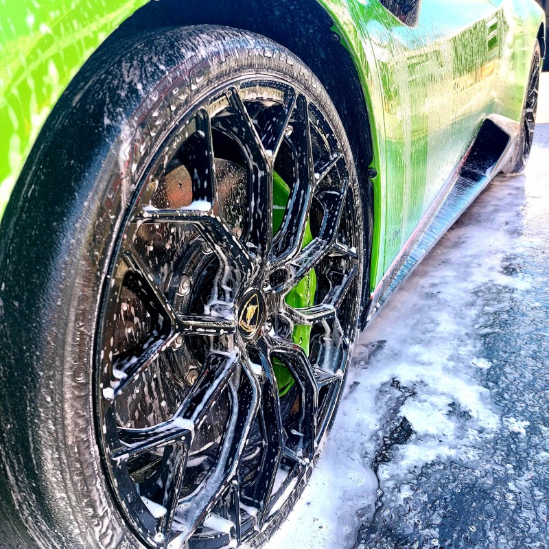 Nettoyage extérieur d'une Lamborghini Hurcan Performante à Annecy