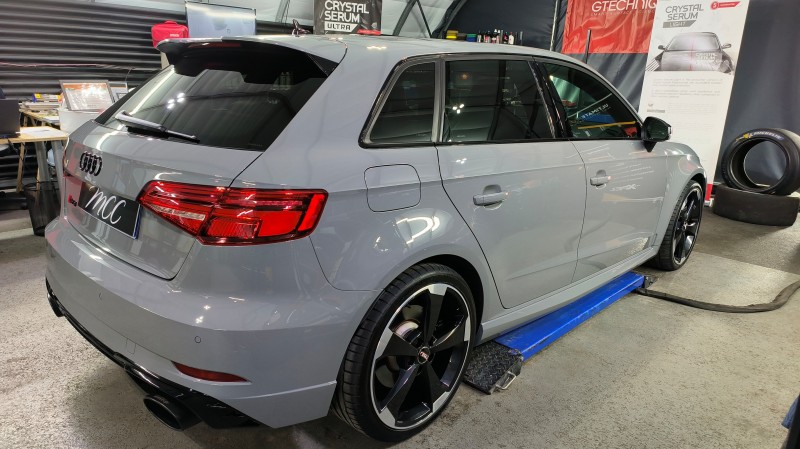 protection céramique sur une Audi RS3 gris nardo près d'Annecy