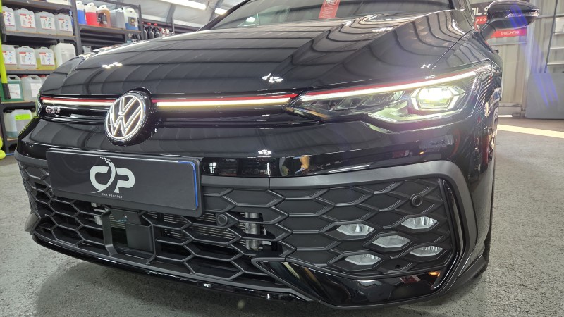 protection céramique sur une Golf 8 GTI près d'Annecy en Haute-Savoie