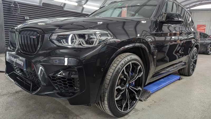 BMW X3 M Compétition noir schwarz - Polissage complet et traitement céramique Gtechniq longue durée hydrophobe et anti micro-rayures près de Pers-Jussy en Haute-Savoie