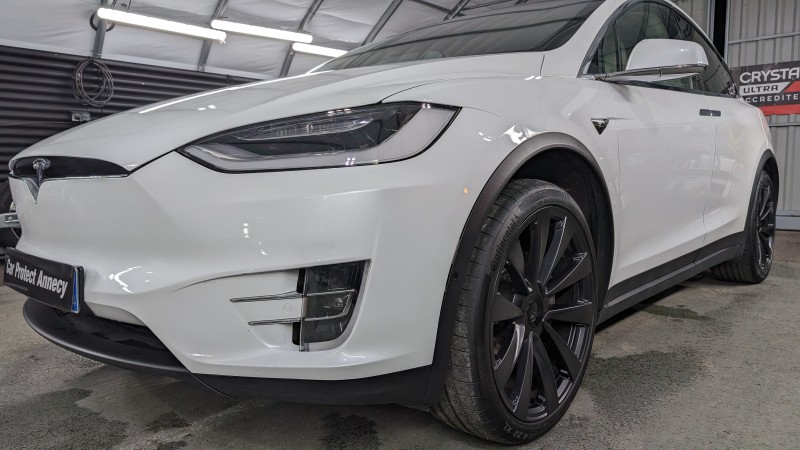 Tesla model X 110D - Nettoyage intérieur et extérieur complet avant vente près d'Annecy