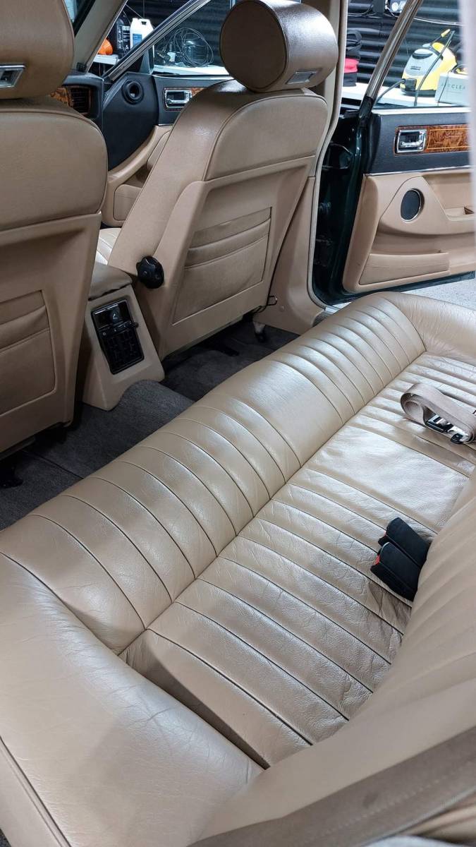 Jaguar XJ - Detailing complet intérieur extérieur  près de Talloires en Haute-Savoie