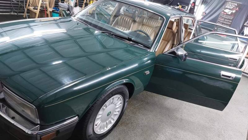 Jaguar XJ - Detailing complet intérieur extérieur  près de Talloires en Haute-Savoie