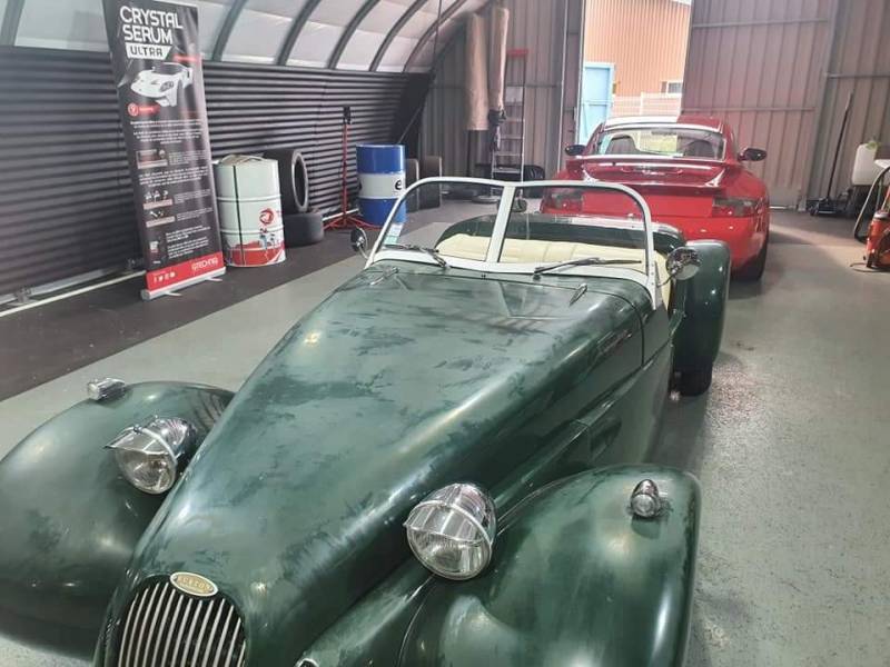 2CV Burton - polissage complet près de Thorrens Glières
