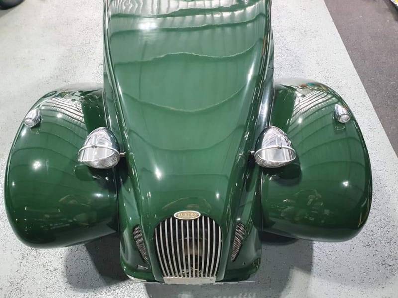 2CV Burton - polissage complet près de Thorrens Glières