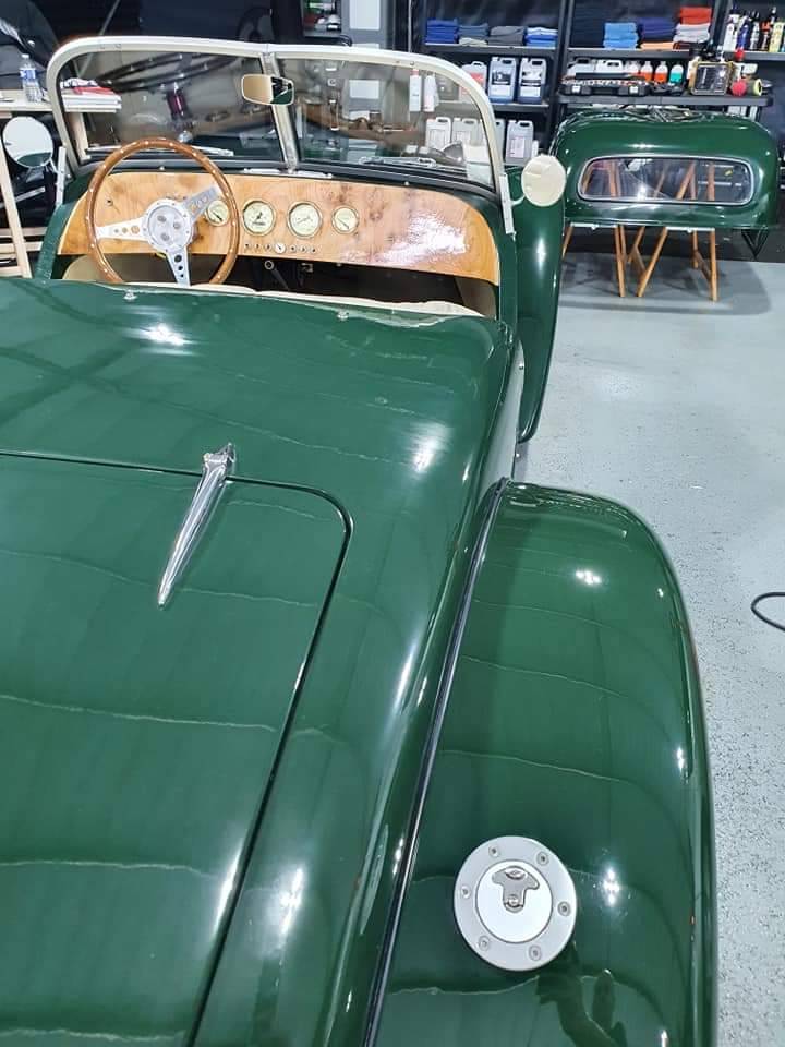 2CV Burton - polissage complet près de Thorrens Glières