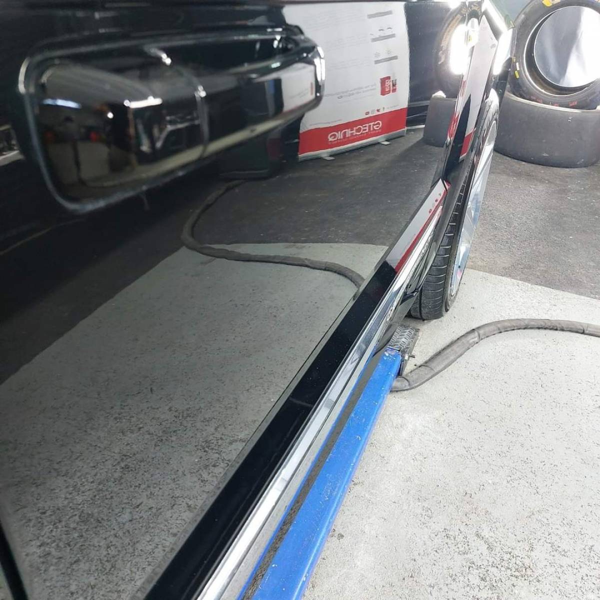Grand Jeep Cheerokee SRT8 - Detailing et polissage de correction intensif avec fintion miroir près de Bonneville en Haute-Savoie