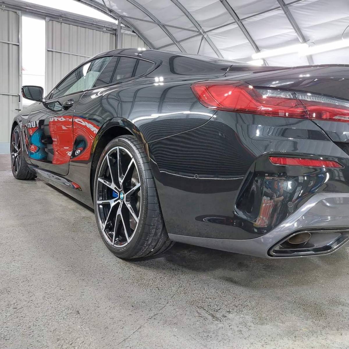 BMW série 8 - préparation esthétique complete nettoyage intérieur et extérieur à Argonay proche de la Roche sur Foron en Haute-Savoie