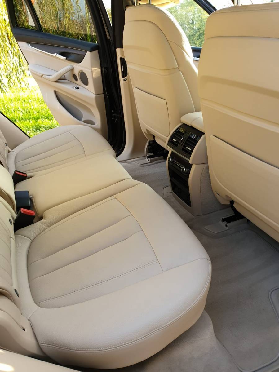 BMW X5 - Nettoyage intérieur et extérieur professionnel près de Vuiz en Sallaz