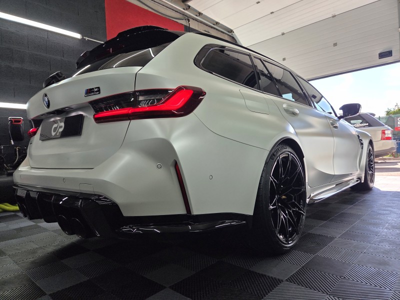 BMW M3 compétition - décontamination complète (goudron, particules ferreuse) et soin complet intérieur proche de Groisy et d’Annecy en Haute-Savoie