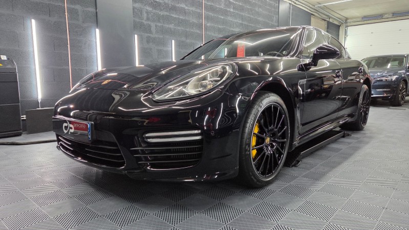 polissage et protection céramique gtechniq sur une porsche panamera turbo s de 2015 près de cruseilles en haute-savoie