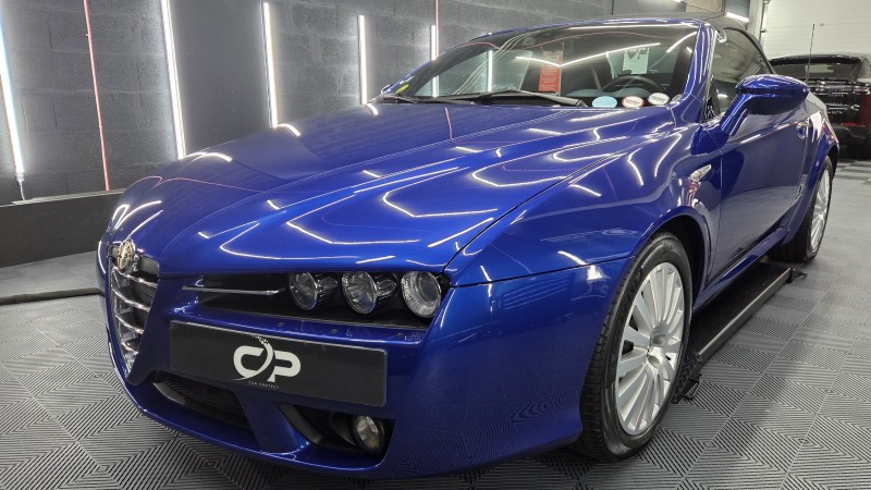 polissage et protection ceramique sur une Alfa romeo spider de 2007 à Bourg en Bresse