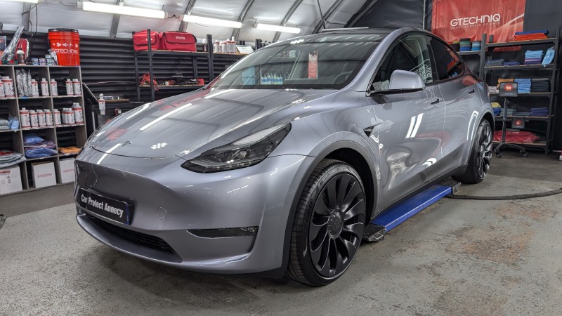 traitement céramique sur une Tesla model y performance près d'Annecy en Haute-Savoie