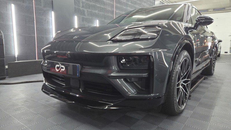 protection céramique sur une porsche macan turbo 2025 à Annecy