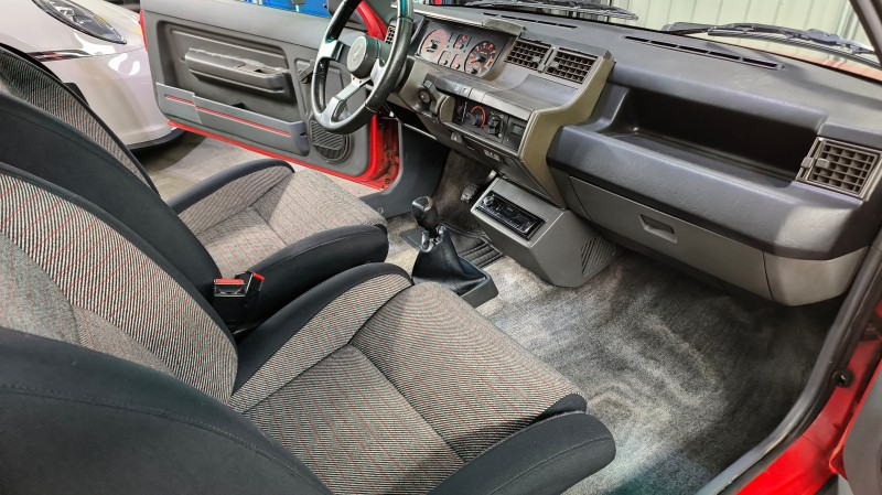 Renault Super 5 GT Turbo 1985 - Nettoyage intérieur et extérieur près de Villaz, Haute-Savoie