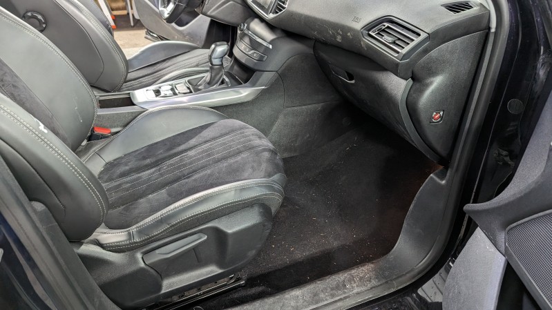 Peugeot 308 - Nettoyage complet intérieur et extérieur près d'Argonay en Haute Savoie
