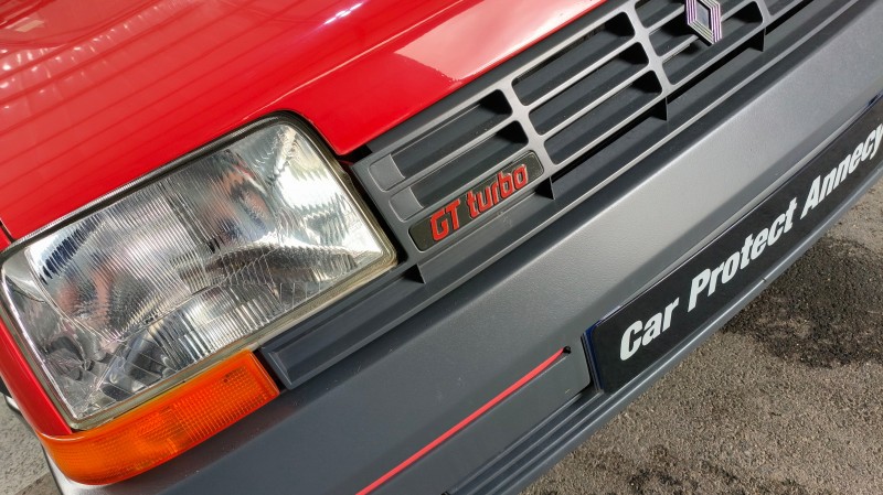 Renault Super 5 GT Turbo 1985 - Nettoyage intérieur et extérieur près de Villaz, Haute-Savoie