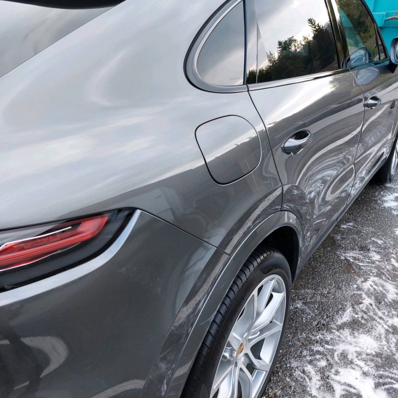 nettoyage d'une Porsche Cayenne à Annecy