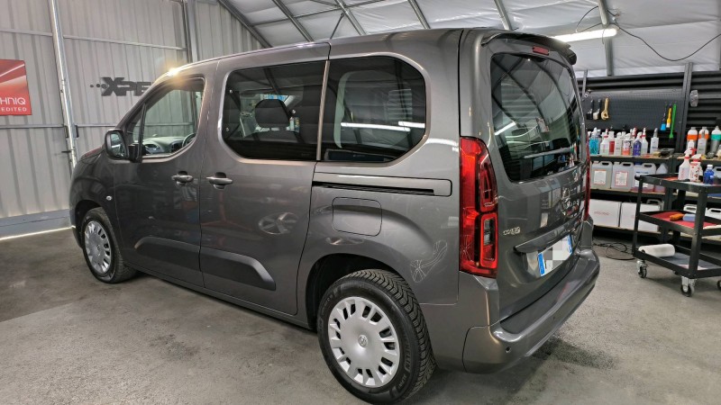nettoyage interieur et exterieur d'une Opel Combo près d'Annecy